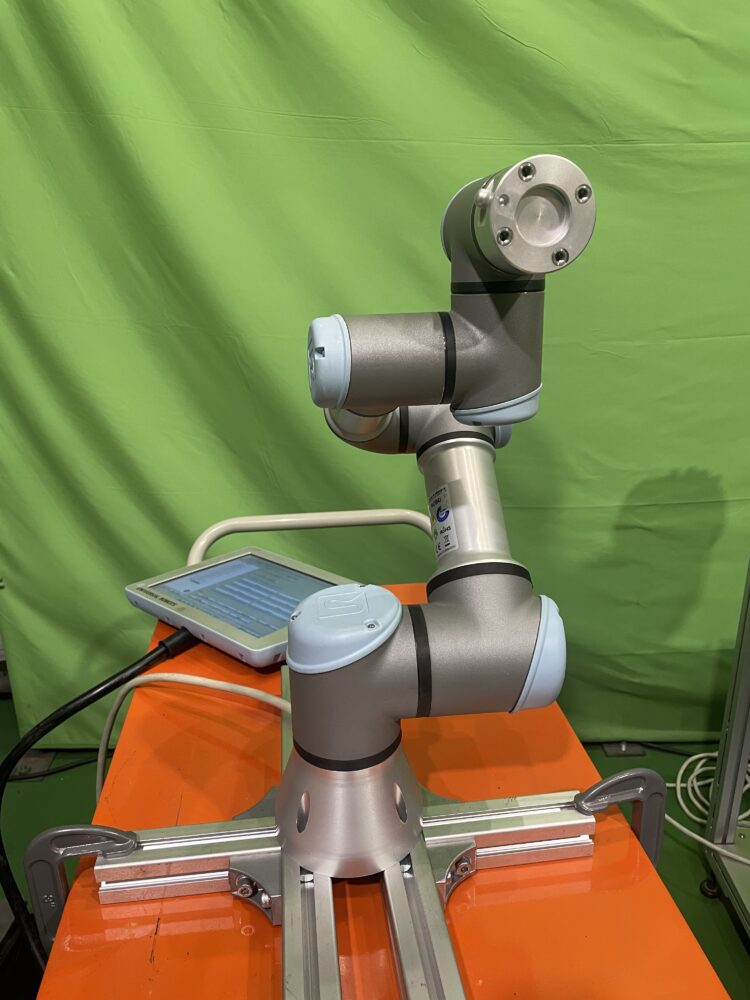協働ロボット UR3 3kg可搬 | 産業用ロボットの販売、買取りなら 